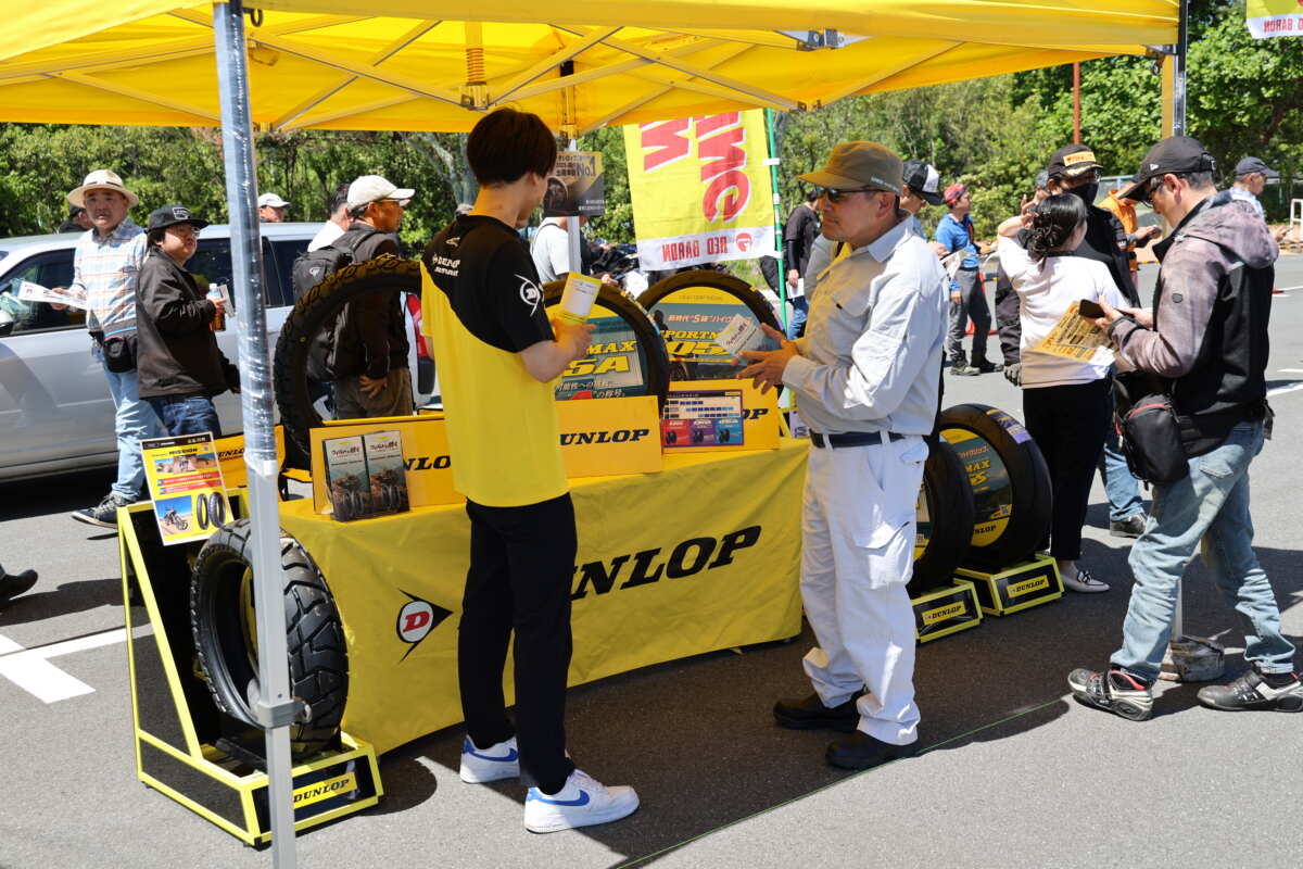 「ダンロップタイヤ モーターサイクルカンパニー」ブース