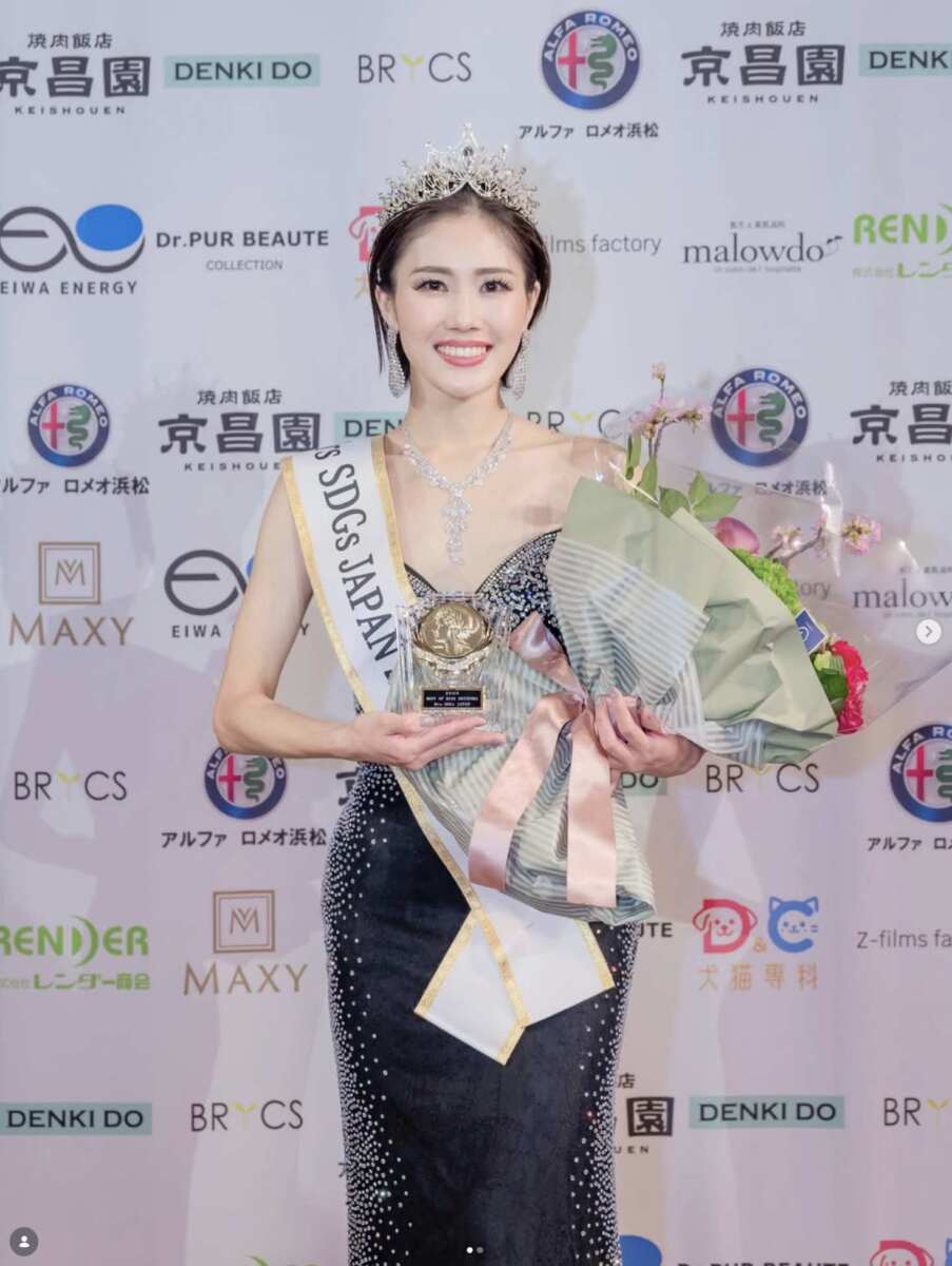 ベストオブミス静岡大会2026 ミセスSDGsジャパンにてグランプリに輝いた小林静奈さん。