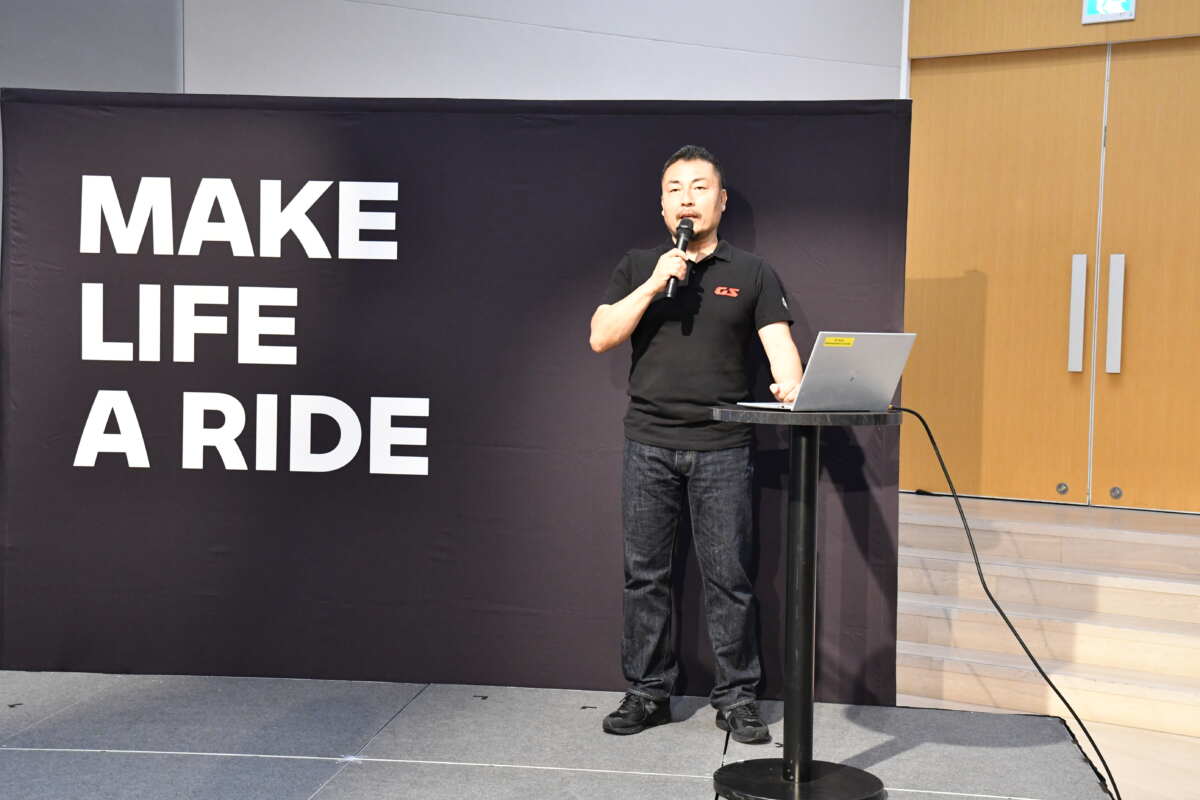 成長著しい400〜500ccアドベンチャー市場に向けたF 450 GSの狙いを、マーケティングの視点から解説したBMWモトラッドジャパン マーケティングマネージャーの中根知彦氏。