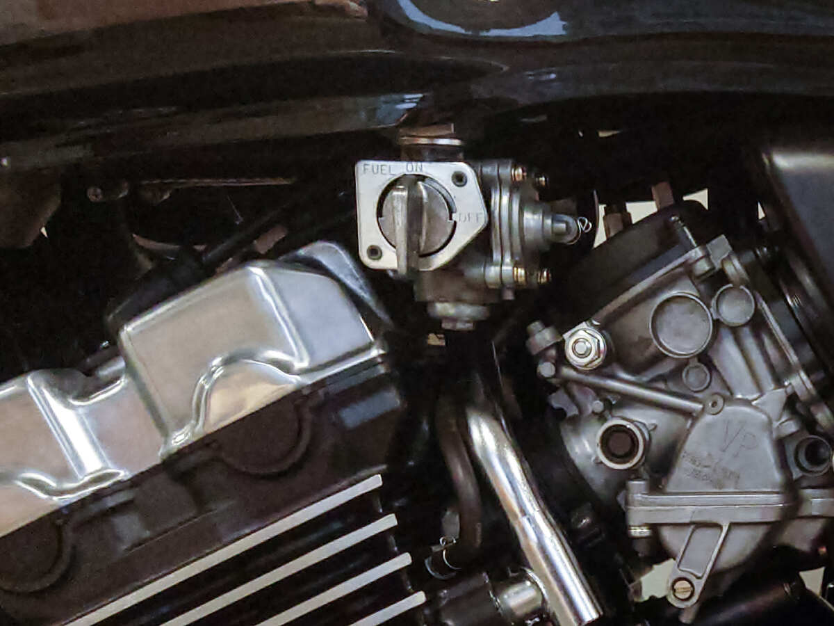 ホンダ CB400SF 　燃料コック