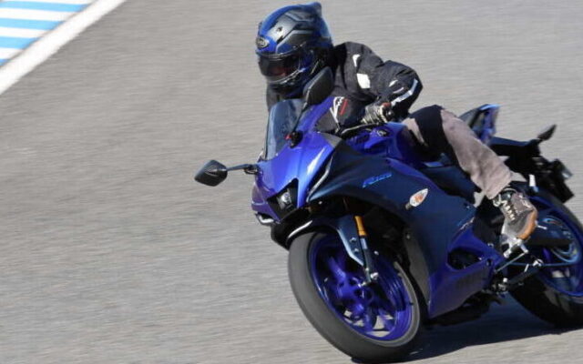 ヤマハYZF-R125をサーキットでインプレッション